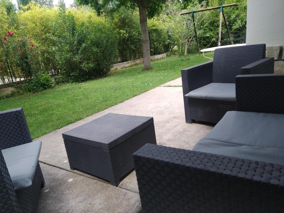 דירות אקס-אן-פרובאנס Studio En Rez-De-Jardin Dans La Verdure מראה חיצוני תמונה